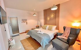 Por Poshtel Kanchanaburi